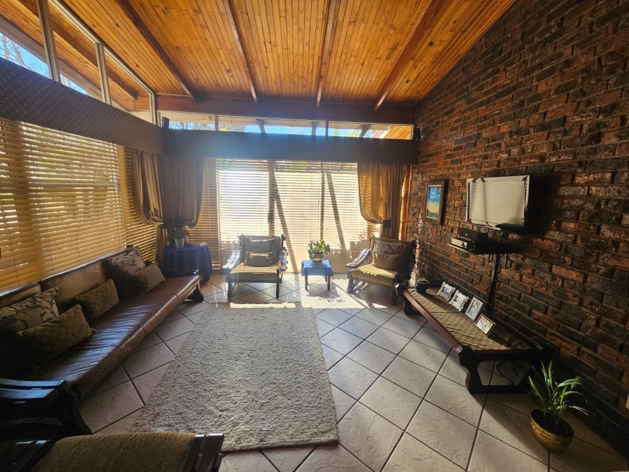 5 Bedroom Property for Sale in Panorama Free State